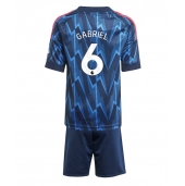 Arsenal Gabriel Magalhaes #6 Udebanetrøje Børn 2025-26 Kort ærmer (+ bukser)