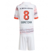 Bayern Munich Leon Goretzka #8 Udebanetrøje Børn 2025-26 Kort ærmer (+ bukser)