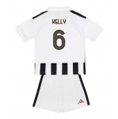 Juventus Lloyd Kelly #6 Hjemmebanetrøje Børn 2026-27 Kort ærmer (+ bukser)