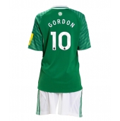 Newcastle United Anthony Gordon #10 Udebanetrøje Børn 2025-26 Kort ærmer (+ bukser)