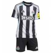 Newcastle United Hjemmebanetrøje Børn 2025-26 Kort ærmer (+ bukser)